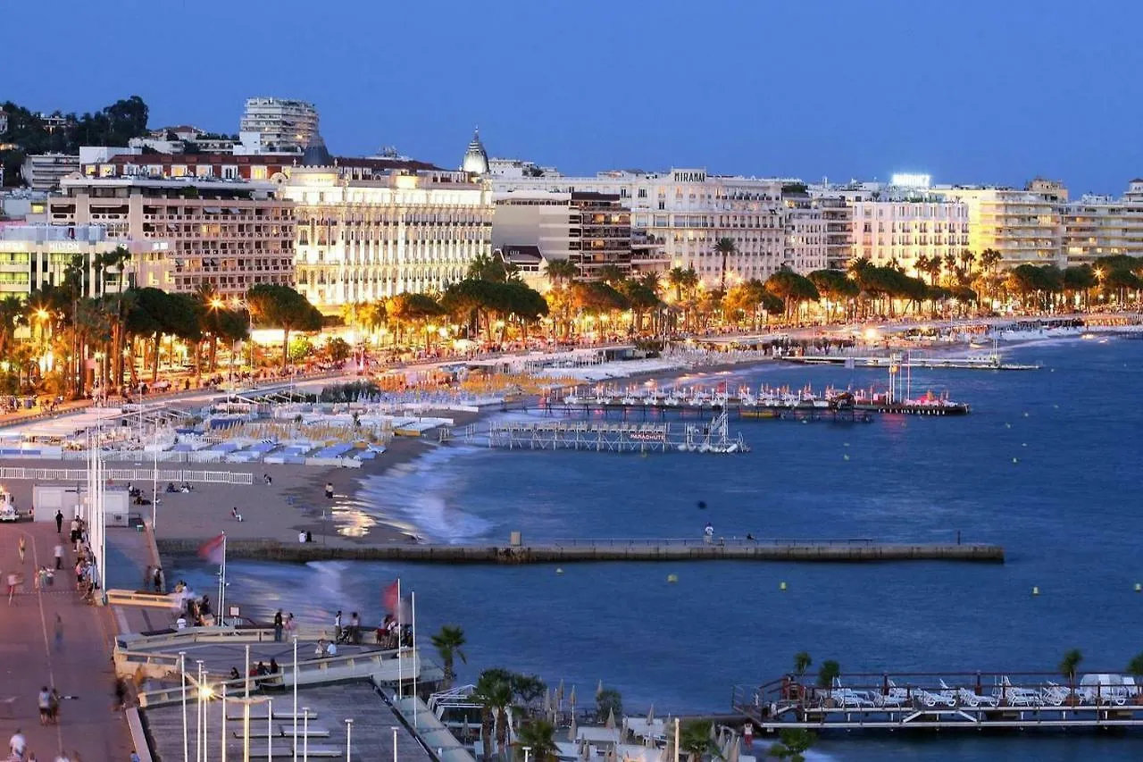 Grand Studio Carre D'Or - Les Meridiens Канны 0*,  Франция